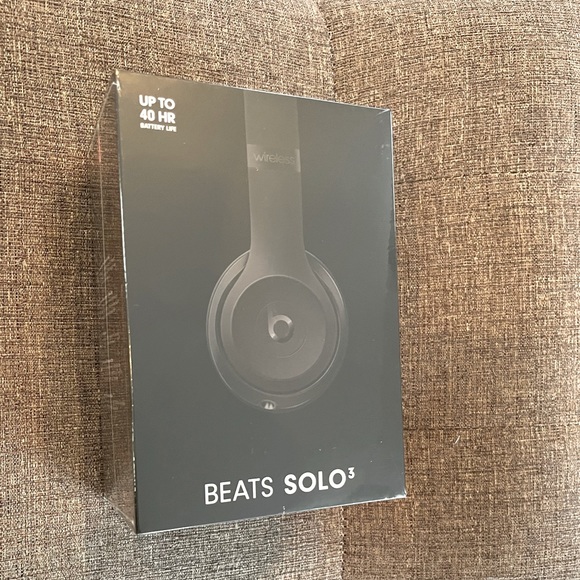 Brand new in plastic Beats Solo3